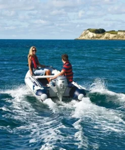 Alternative view of Honda BF8 Portable Outboard Motor